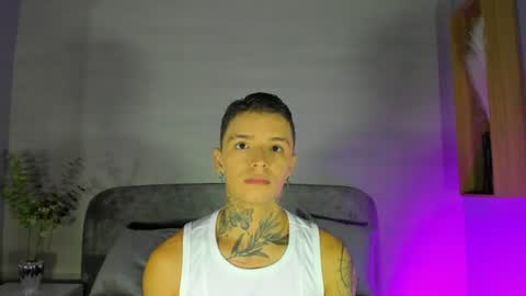 Snapshot of ian_castillo_ chatting on June 12, 2026, 11:09 am IAN CASTILLO online show from June 12, 2026, 11:09 am