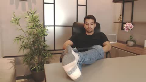 Ian Davis online show from March 8, 2025, 11:07 pm