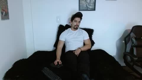 Ian Davis online show from November 17, 2025, 1:44 am