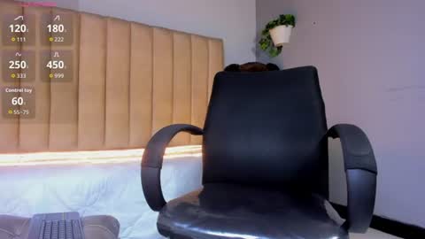 Iam online show from July 25, 2026, 9:23 pm