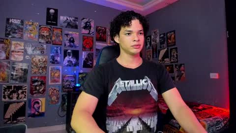 Snapshot of ian_versace chatting on December 31, 2024, 12:43 am Andres online show from December 31, 2024, 12:43 am