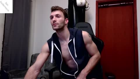 Snapshot of ianandersson27 chatting on January 25, 2025, 2:04 am Ian Andersson online show from January 25, 2025, 2:04 am