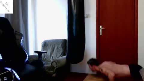 Snapshot of ianandersson27 chatting on February 1, 2025, 7:36 am Ian Andersson online show from February 1, 2025, 7:36 am