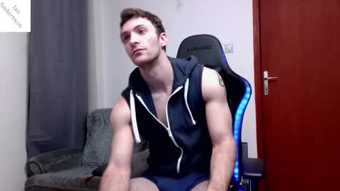 Snapshot of ianandersson27 chatting on February 13, 2025, 4:00 am Ian Andersson online show from February 13, 2025, 4:00 am