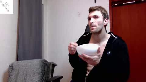 Snapshot of ianandersson27 chatting on February 15, 2025, 4:47 am Ian Andersson online show from February 15, 2025, 4:47 am