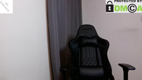 Snapshot of ianandersson27 chatting on March 11, 2025, 3:26 am Ian Andersson online show from March 11, 2025, 3:26 am