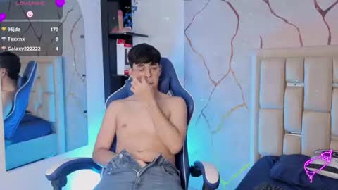 Snapshot of ianblake_ chatting on June 19, 2026, 11:19 pm Ian online show from June 19, 2026, 11:19 pm