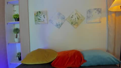 ian  online show from December 3, 2025, 3:14 am