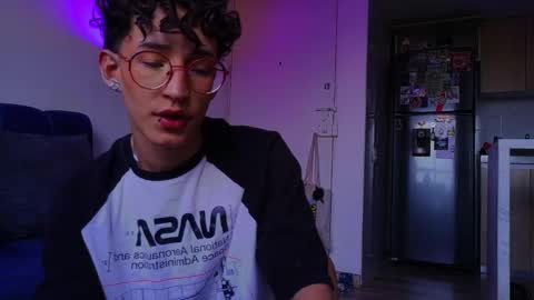 Snapshot of iangel_ chatting on March 19, 2026, 10:47 pm ian online show from March 19, 2026, 10:47 pm