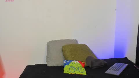 Ian Lark online show from May 19, 2026, 12:27 am