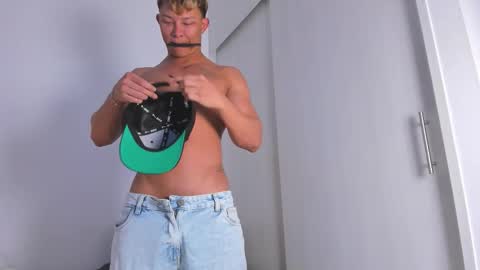 Snapshot of ianmachado777 chatting on December 16, 2025, 7:24 am Ian Machado online show from December 16, 2025, 7:24 am