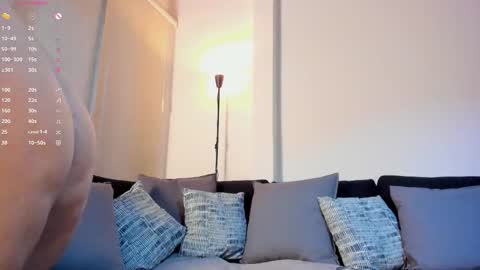 Snapshot of iara_martinez chatting on November 26, 2025, 10:49 am I A R A online show from November 26, 2025, 10:49 am