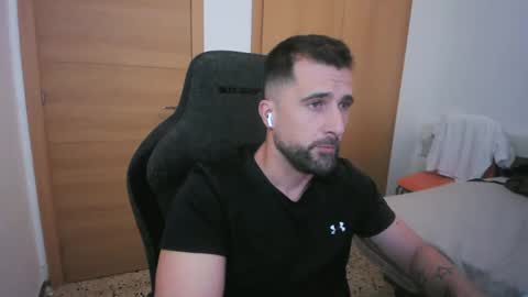 Snapshot of iberian_macho chatting on October 11, 2025, 9:30 am iberian_macho online show from October 11, 2025, 9:30 am