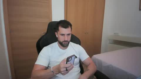 Snapshot of iberian_macho chatting on October 23, 2025, 3:11 pm iberian_macho online show from October 23, 2025, 3:11 pm