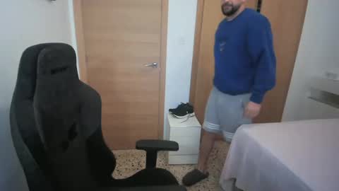 Snapshot of iberian_macho chatting on November 15, 2025, 9:06 am iberian_macho online show from November 15, 2025, 9:06 am