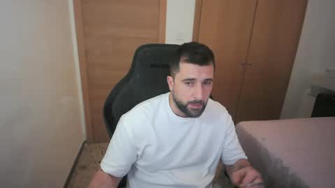 Snapshot of iberian_macho chatting on December 15, 2025, 10:08 am iberian_macho online show from December 15, 2025, 10:08 am