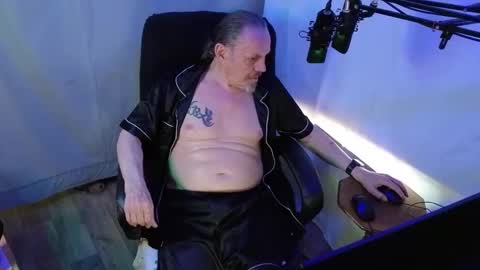 Snapshot of ibrichyrich chatting on May 24, 2026, 12:15 am Rich online show from May 24, 2026, 12:15 am