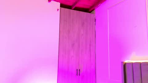 Snapshot of ice_princess__ chatting on March 23, 2026, 2:59 am Crystall online show from March 23, 2026, 2:59 am