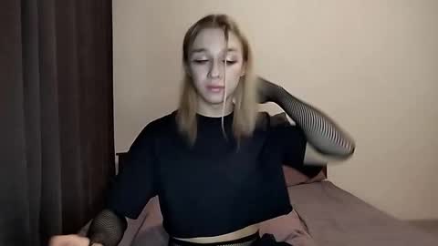 Jade online show from December 2, 2025, 2:23 pm