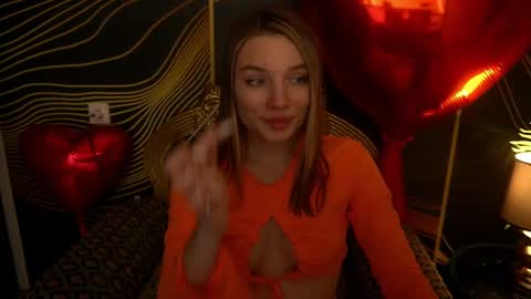 Snapshot of icedanielles chatting on February 19, 2025, 7:16 pm Danielle online show from February 19, 2025, 7:16 pm