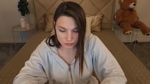 Danielle online show from March 19, 2026, 3:05 pm