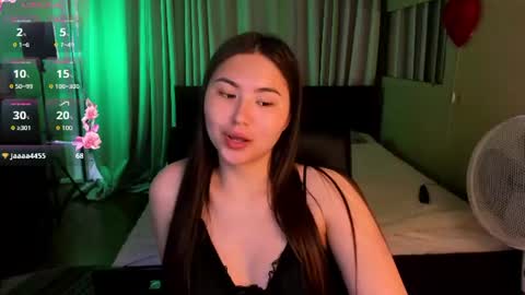 Snapshot of iceicebabe_ chatting on June 14, 2026, 1:25 am Aiza online show from June 14, 2026, 1:25 am