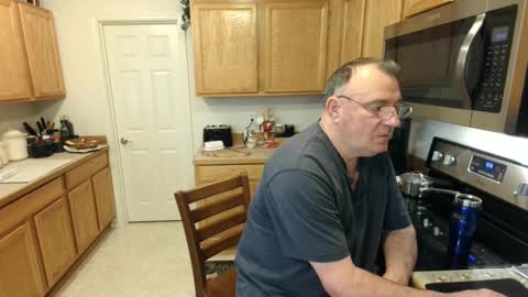 Snapshot of icihristopher chatting on February 25, 2025, 6:42 pm Christopher online show from February 25, 2025, 6:42 pm