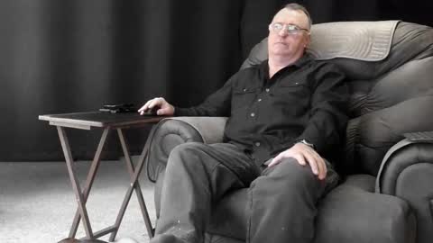 Snapshot of icihristopher chatting on October 29, 2025, 11:06 pm Christopher online show from October 29, 2025, 11:06 pm