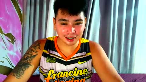 iconic_vince online show from October 22, 2025, 12:27 pm