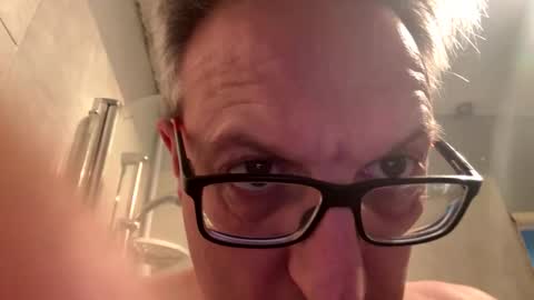 Snapshot of icums4u chatting on September 20, 2025, 9:49 pm icums4u online show from September 20, 2025, 9:49 pm