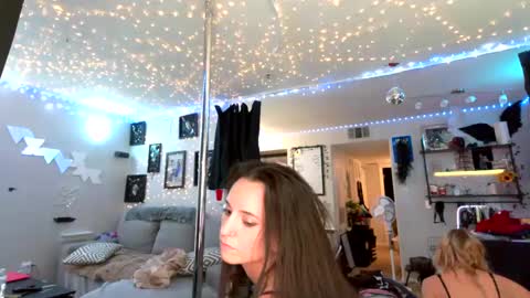 Snapshot of icyspice chatting on October 2, 2025, 9:49 am icyspice online show from October 2, 2025, 9:49 am