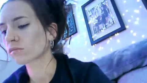 Snapshot of icyspice chatting on October 3, 2025, 10:45 am icyspice online show from October 3, 2025, 10:45 am