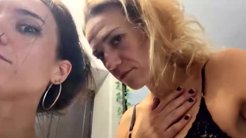 Snapshot of icyspice chatting on November 10, 2025, 3:33 pm icyspice online show from November 10, 2025, 3:33 pm