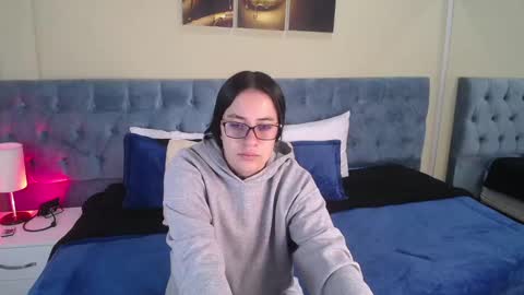 Snapshot of icysweetcam chatting on December 12, 2024, 11:40 am Icy online show from December 12, 2024, 11:40 am