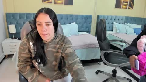 Snapshot of icysweetcam chatting on February 1, 2025, 11:32 am Icy online show from February 1, 2025, 11:32 am