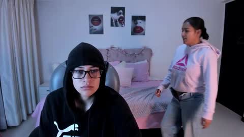 Snapshot of icysweetcam chatting on September 25, 2025, 10:30 am Icy online show from September 25, 2025, 10:30 am