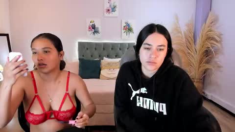 Snapshot of icysweetcam chatting on November 22, 2025, 10:14 am Icy online show from November 22, 2025, 10:14 am