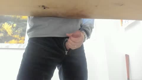 Snapshot of idfunguy2023 chatting on December 4, 2025, 2:21 am idfunguy2023 online show from December 4, 2025, 2:21 am