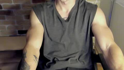 yo online show from October 3, 2025, 7:33 pm