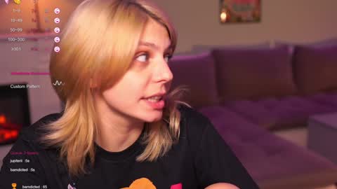 Snapshot of idontlikeguccibelts chatting on January 20, 2025, 7:57 pm Little Flower online show from January 20, 2025, 7:57 pm