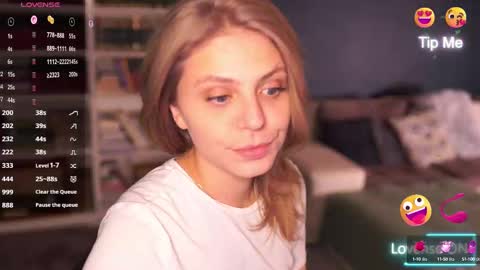 Snapshot of idontlikeguccibelts chatting on October 9, 2025, 7:34 pm Little Flower online show from October 9, 2025, 7:34 pm