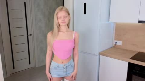 Snapshot of ifiwasyourgf chatting on January 10, 2025, 3:07 am Lisa online show from January 10, 2025, 3:07 am