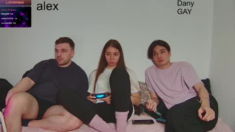 Julia and Mira online show from January 20, 2025, 4:23 pm