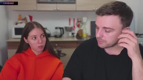 Julia and Mira online show from January 30, 2025, 5:49 pm