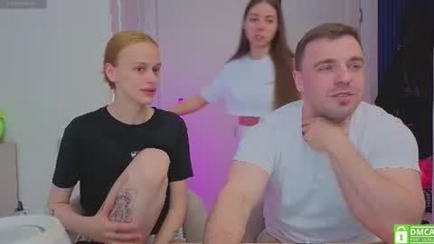 Julia and Mira online show from June 19, 2026, 12:31 pm
