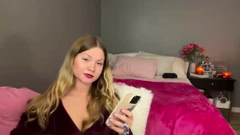 Snapshot of iheartcassie2844 chatting on October 23, 2025, 5:33 pm cassie online show from October 23, 2025, 5:33 pm