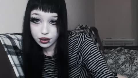 iiiiiiis online show from November 7, 2025, 12:38 pm