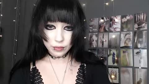 iiiiiiis online show from April 22, 2026, 9:01 am