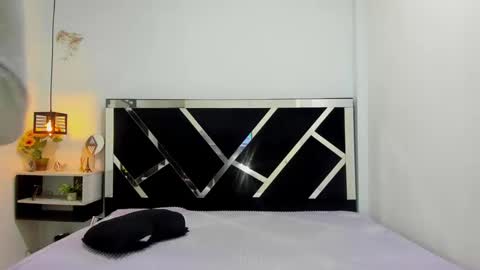 Isabella online show from September 11, 2025, 12:38 pm