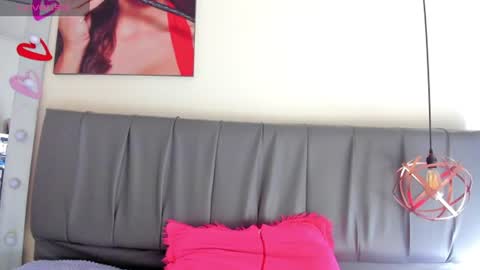 Isabella online show from July 16, 2026, 1:17 pm